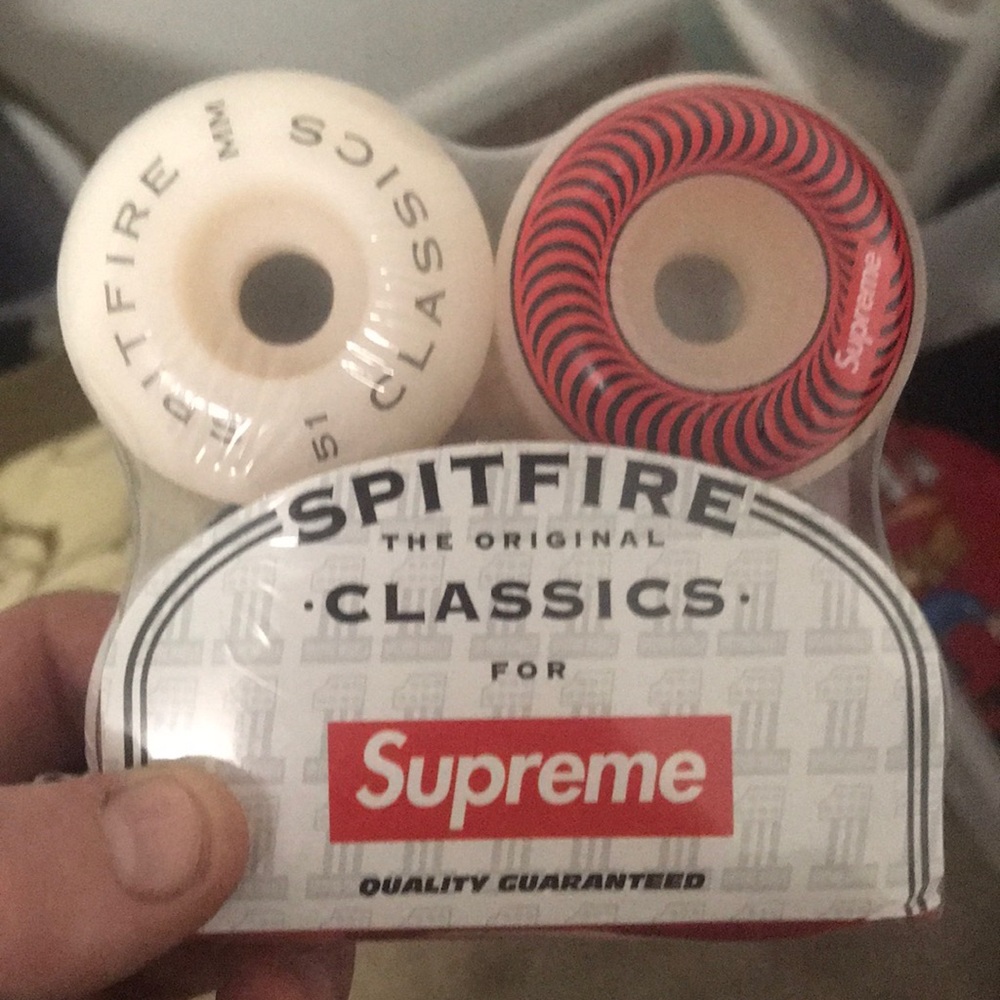 Supreme Spitfire wheels